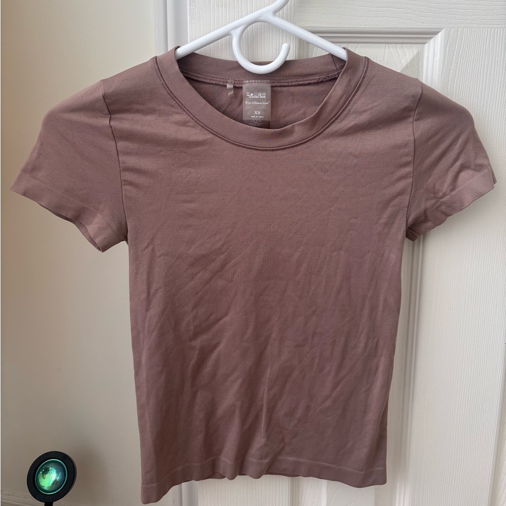 Aritzia SinchSeamless T-Shirt